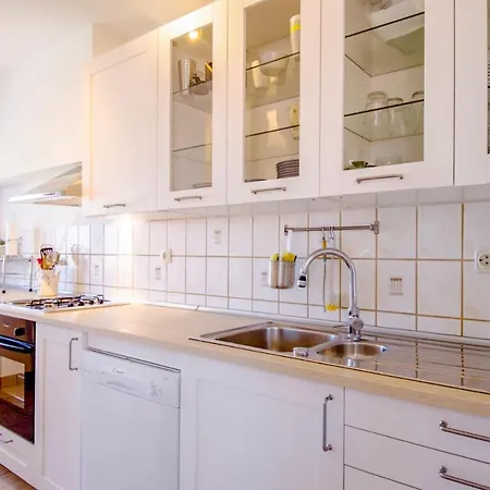 Apartman Fantastic With Small Children - 200m From *