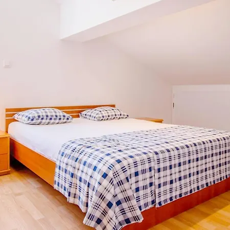 Apartman Fantastic With Small Children - 200m From