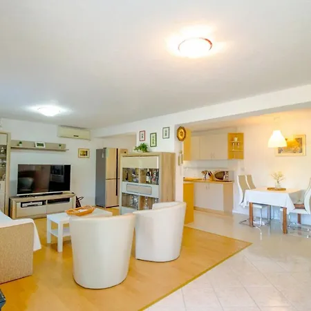 Appartamento Fantastic With Small Children - 200m From *