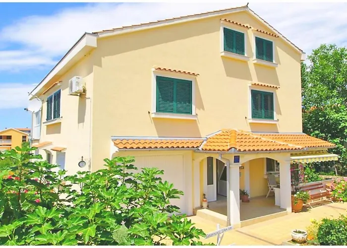 Fantastic With Small Children - 200m From